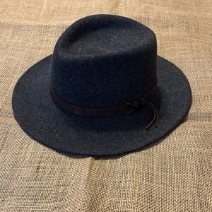 Broner Lite Felt 100% Wool Outback hat in charcoal with a leather band.